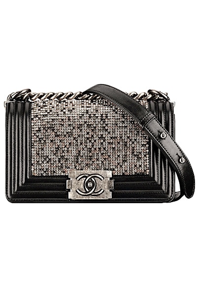 As Lush As It Gets With This Velvet Chanel 22 Handbag - BAGAHOLICBOY