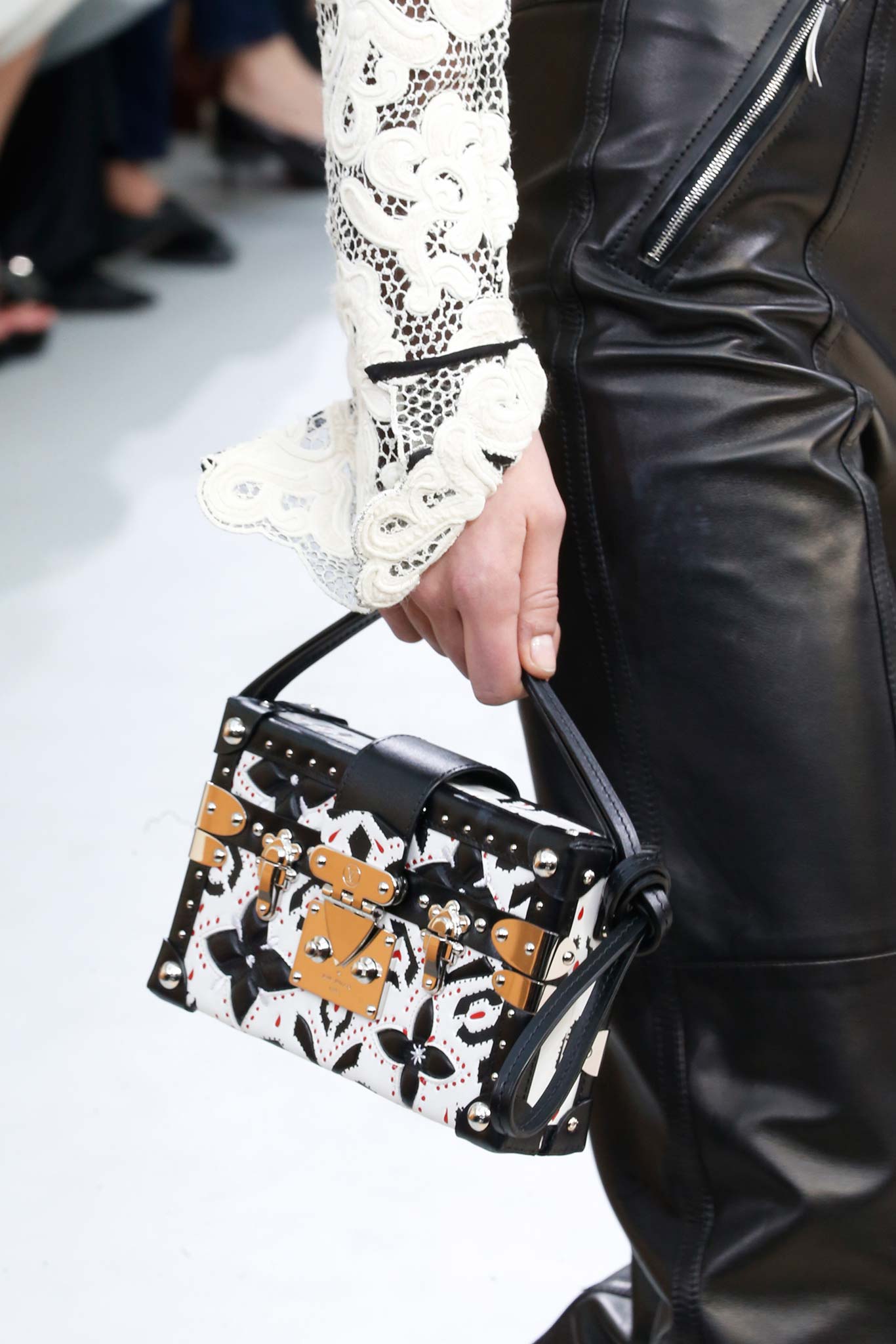 Louis Vuitton Fall/Winter 2015 Runway Bag Collection featuring Mini ...