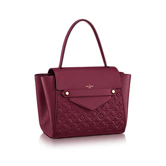 Factores de Poder - The luxurious Louis Vuitton Empreinte Lumineuse PM  Aurore Bag is crafted with soft calf leather and features an embossed Louis  Vuitton monogram in dark pink. ❤️‍🔥 The bag