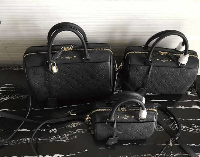 Size Guide of the Louis Vuitton Speedy 20 in Empreinte Leather
