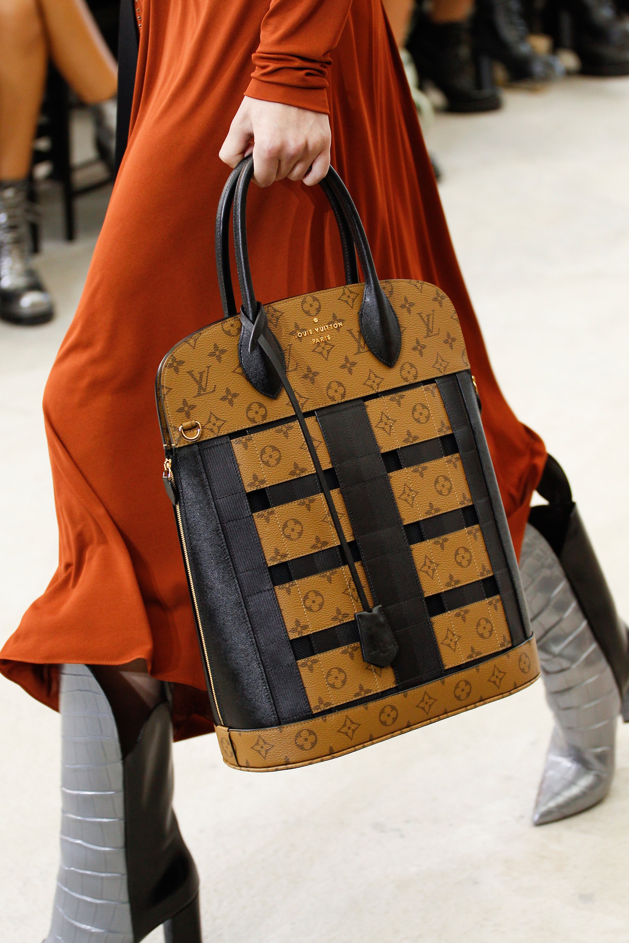Louis Vuitton - Monogram Canvas Pallas Cosmetic Clutch Bag - Catawiki