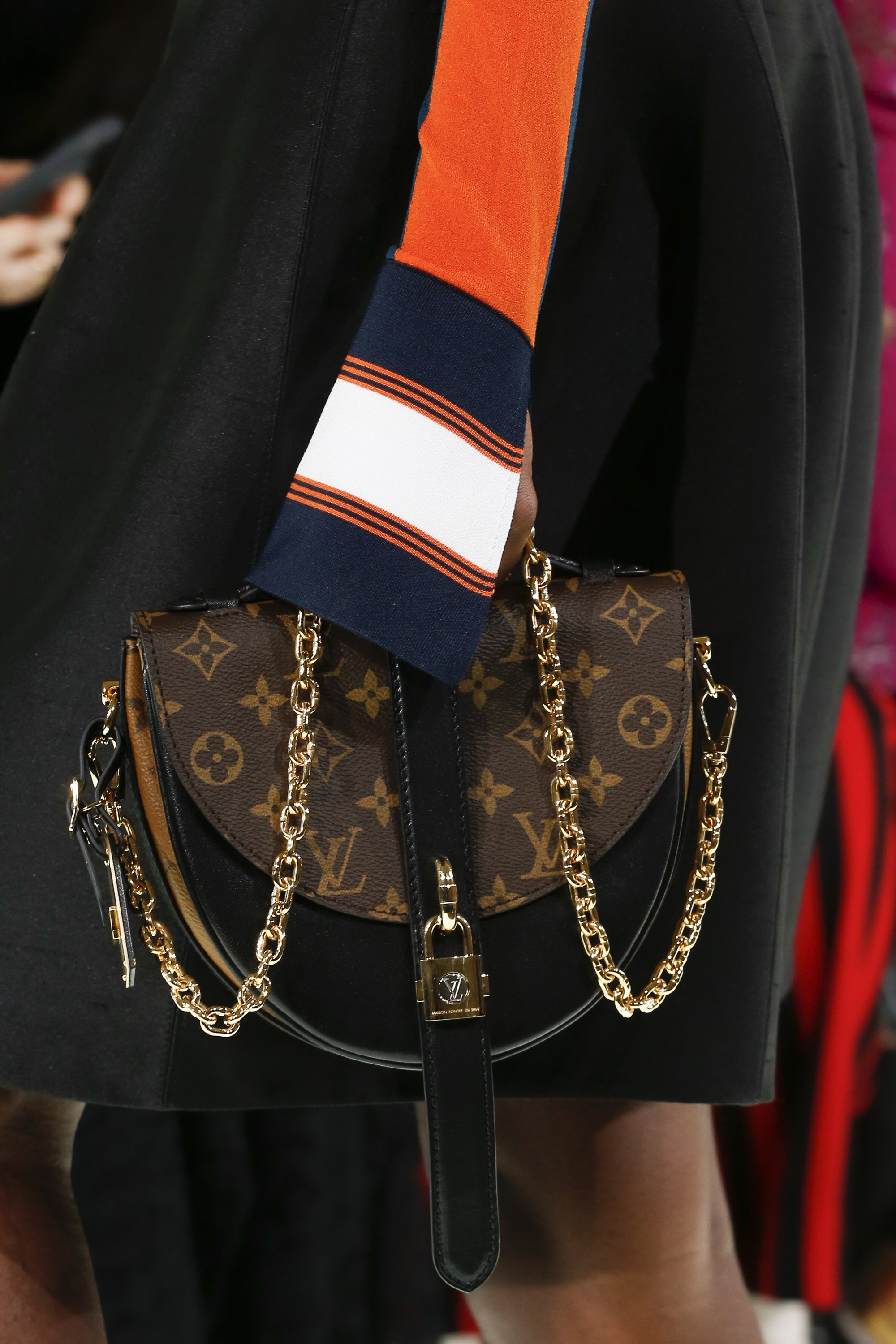 Louis Vuitton's Spring 2018 Runway Bags Went in an Angular, Minimal  Direction - PurseBlog