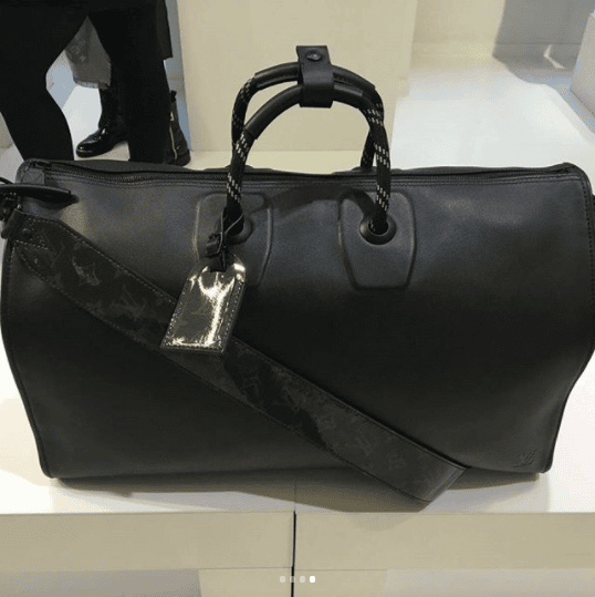 Cloth weekend bag Louis Vuitton Black in Cloth - 35174157