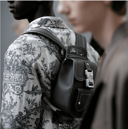 Dior Homme/Mens Summer SS19 Navy Saddle Backpack by Kim Jones: Details,  what fits & try-on 
