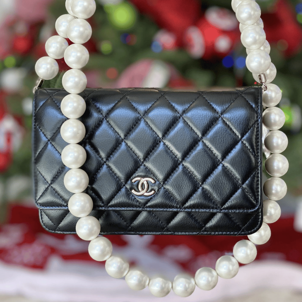Chanel White Caviar Leather Classic Wallet On Chain  Labellov  Buy and  Sell Authentic Luxury