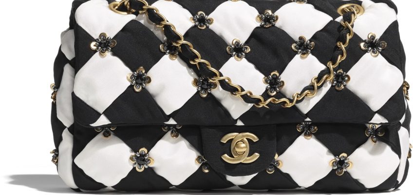 Your Complete Guide to CHANEL's Bag Sizes & Style Codes - BagAddicts  Anonymous