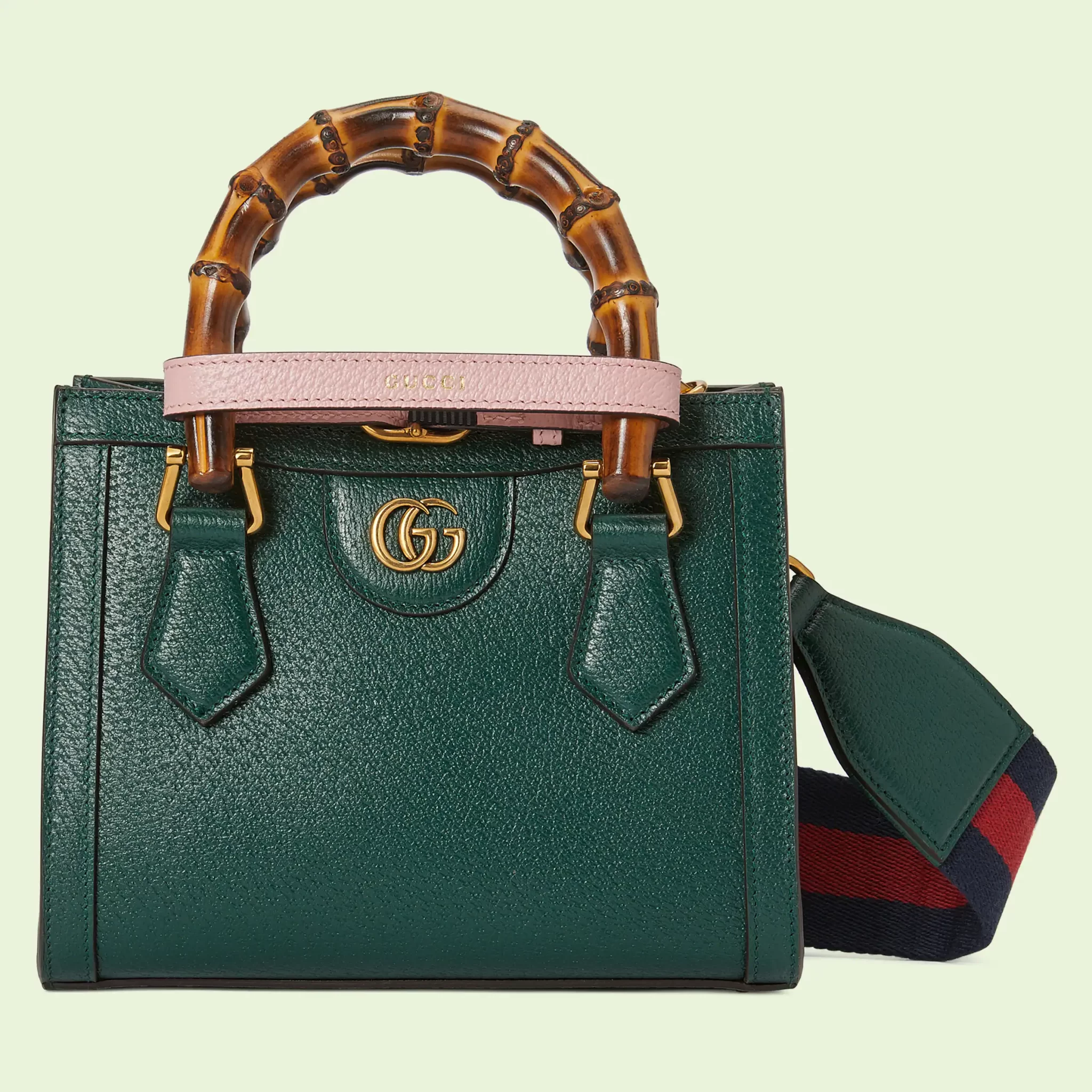 Dakota Johnsons Perfect Handbag Is a ReimaginedAnd Suitably RetroGucci  Classic  Vogue